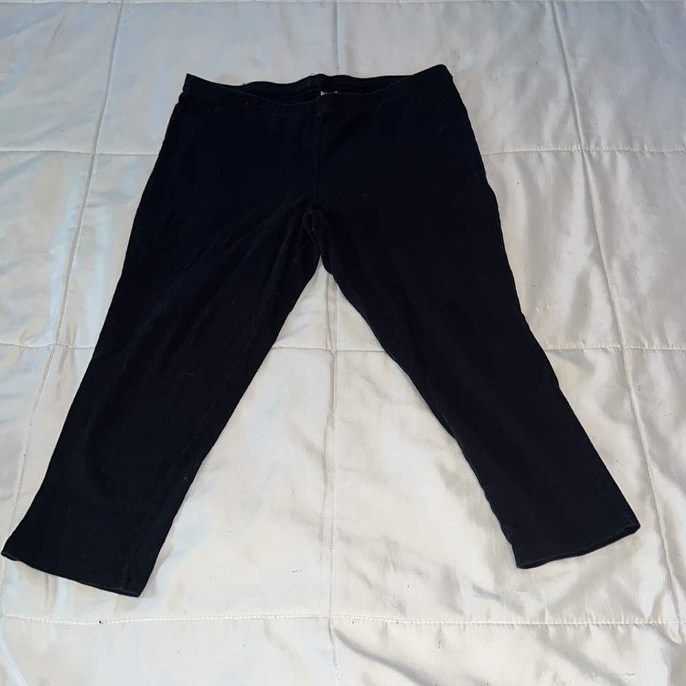 🖤New York & Co black cropped leggings. Size L🖤